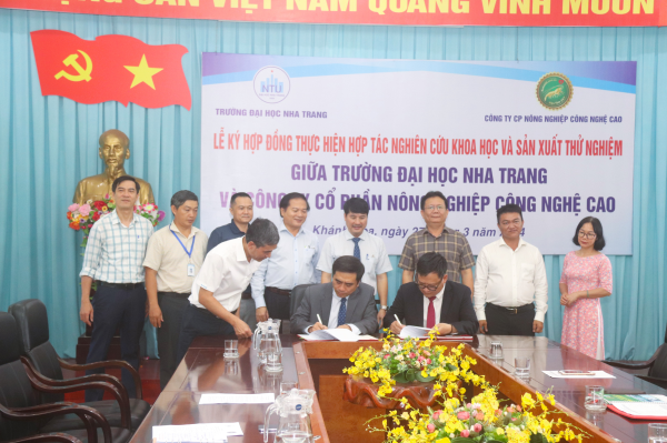 Trường ĐH Nha Trang ký kết hợp đồng hợp tác nghiên cứu khoa học và sản xuất thử nghiệm với Công ty CP Nông nghiệp công nghệ cao
