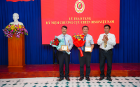 Trường Đại học Nha Trang tổ chức Lễ trao tặng Kỷ niệm chương Cựu chiến binh Việt Nam