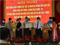 Trường ĐH Nha Trang nhận bằng khen của Chủ tịch UBND tỉnh Khánh Hòa về thành tích xuất sắc trong công tác phòng, chống dịch Covid-19
