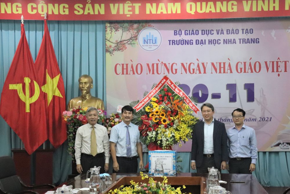 Bí thư tỉnh ủy tỉnh Khánh Hòa thăm và chúc mừng ngày Nhà giáo Việt Nam 20/11 tại Trường ĐH Nha Trang