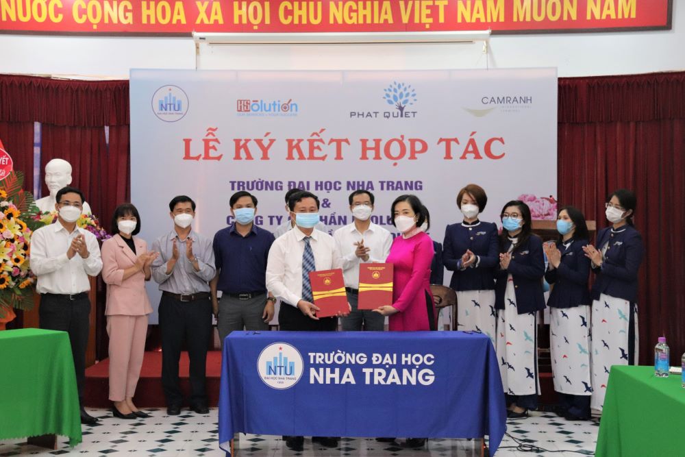 Trường ĐH Nha Trang: Ký kết thỏa thuận hợp tác toàn diện với 03 doanh nghiệp 