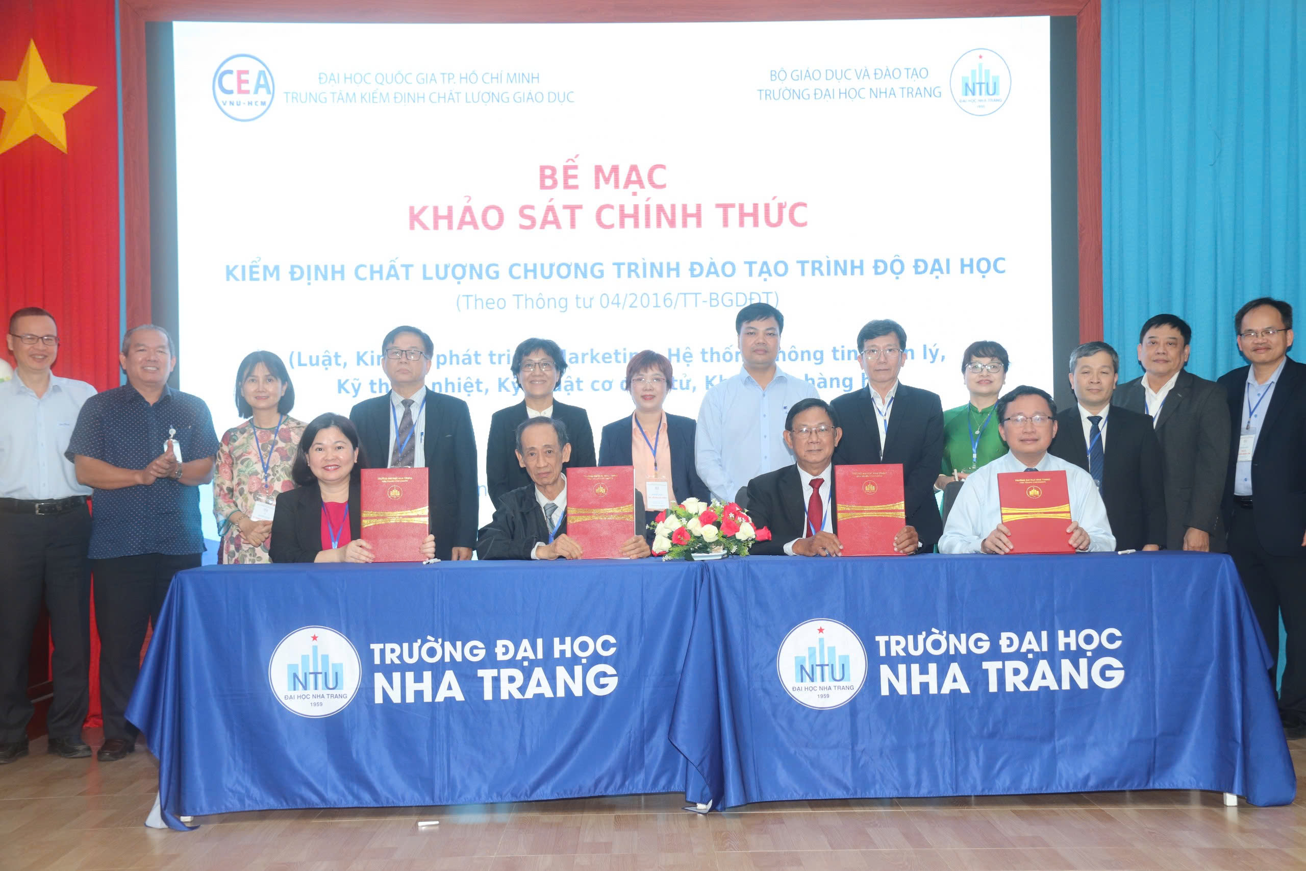 Bế mạc đợt khảo sát chính thức 07 chương trình đào tạo trình độ đại học Trường Đại học Nha Trang đợt 2 năm 2024: Luật, Kinh tế phát triển, Marketing, Hệ thống thông tin quản lý, Kỹ thuật nhiệt, Kỹ thuật cơ điện tử, và Khoa học Hàng hải