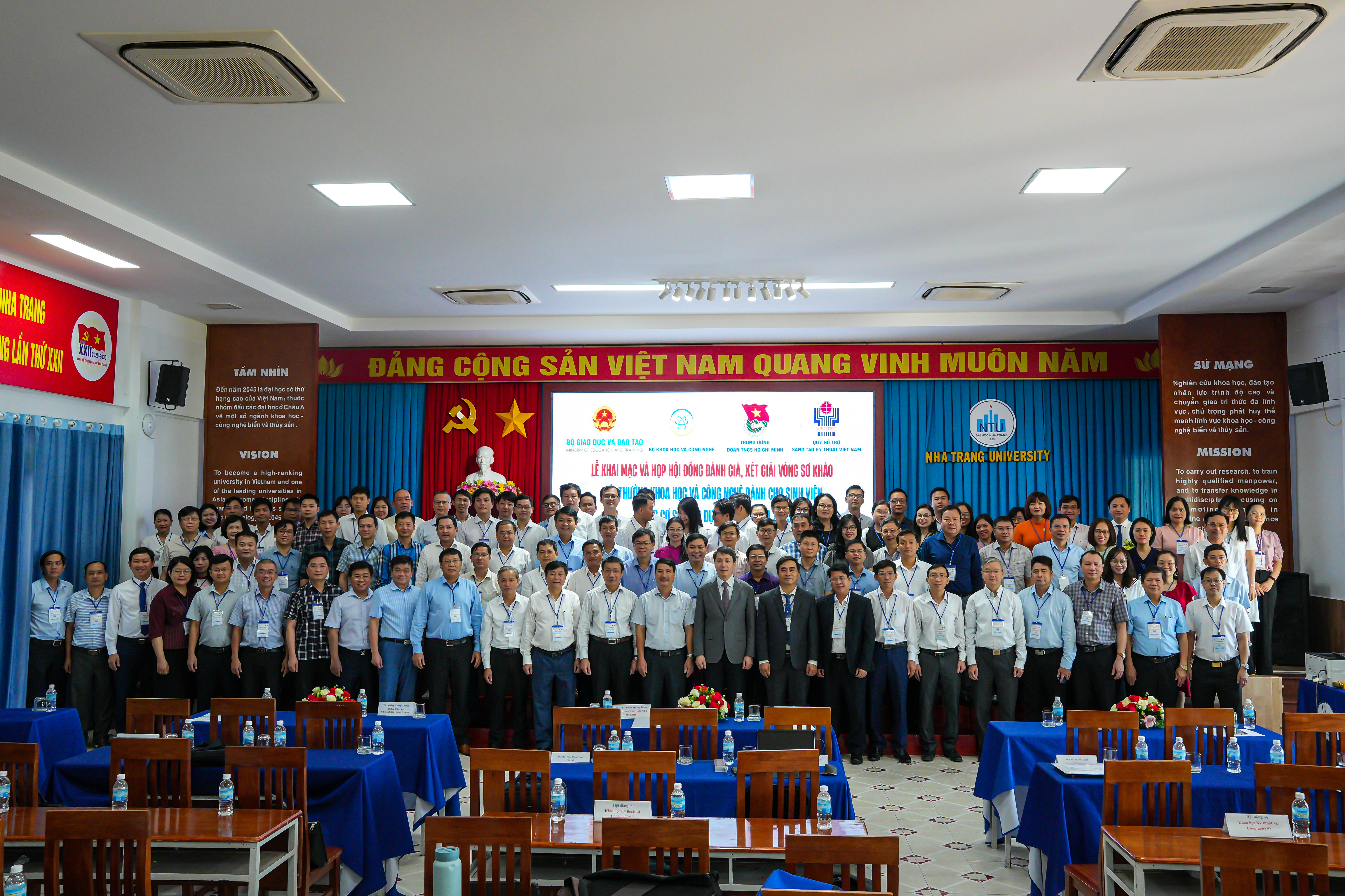 Khai mạc Vòng sơ khảo giải thưởng Khoa học và Công nghệ sinh viên năm 2025 tại Trường Đại học Nha Trang
