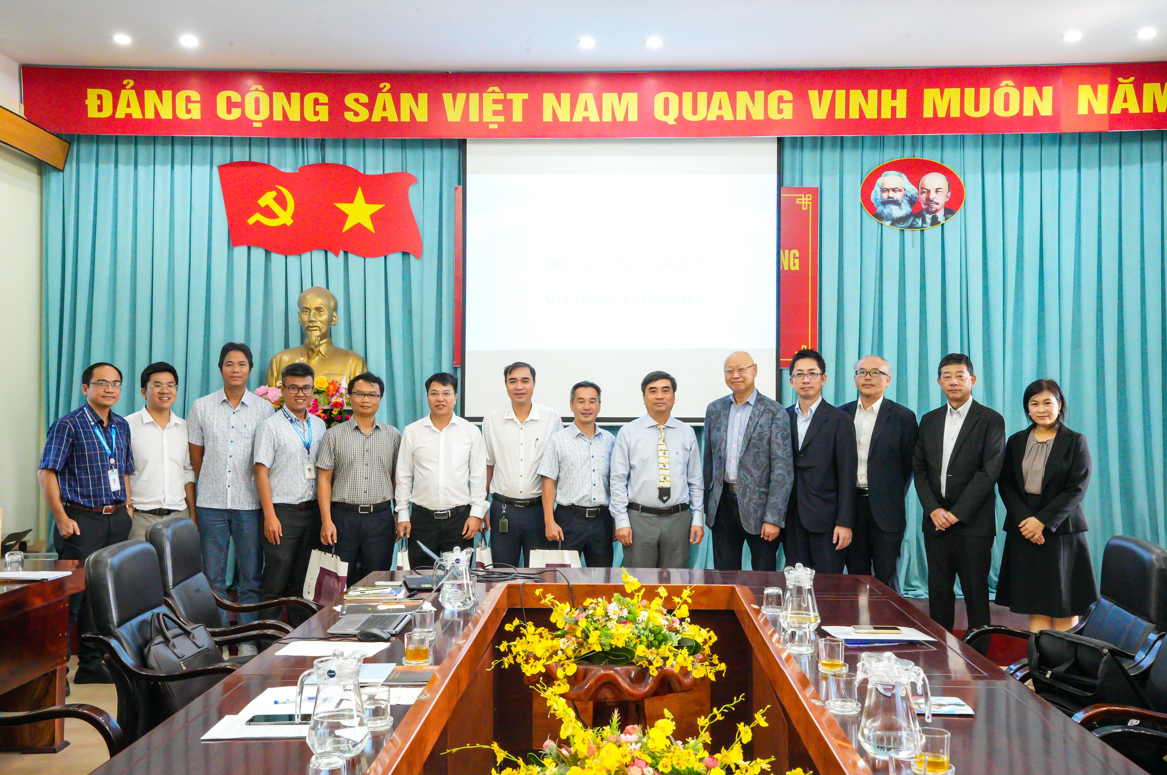 Đoàn công tác Tập đoàn Mitani Sangyo (Nhật Bản) thăm và làm việc tại Trường Đại học Nha Trang