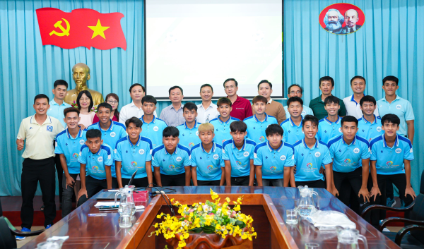 Đội bóng sinh viên Trường Đại học Nha Trang xuất quân chinh phục Vòng chung kết toàn quốc