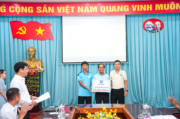 Đội bóng sinh viên Trường Đại học Nha Trang xuất quân chinh phục Vòng chung kết toàn quốc