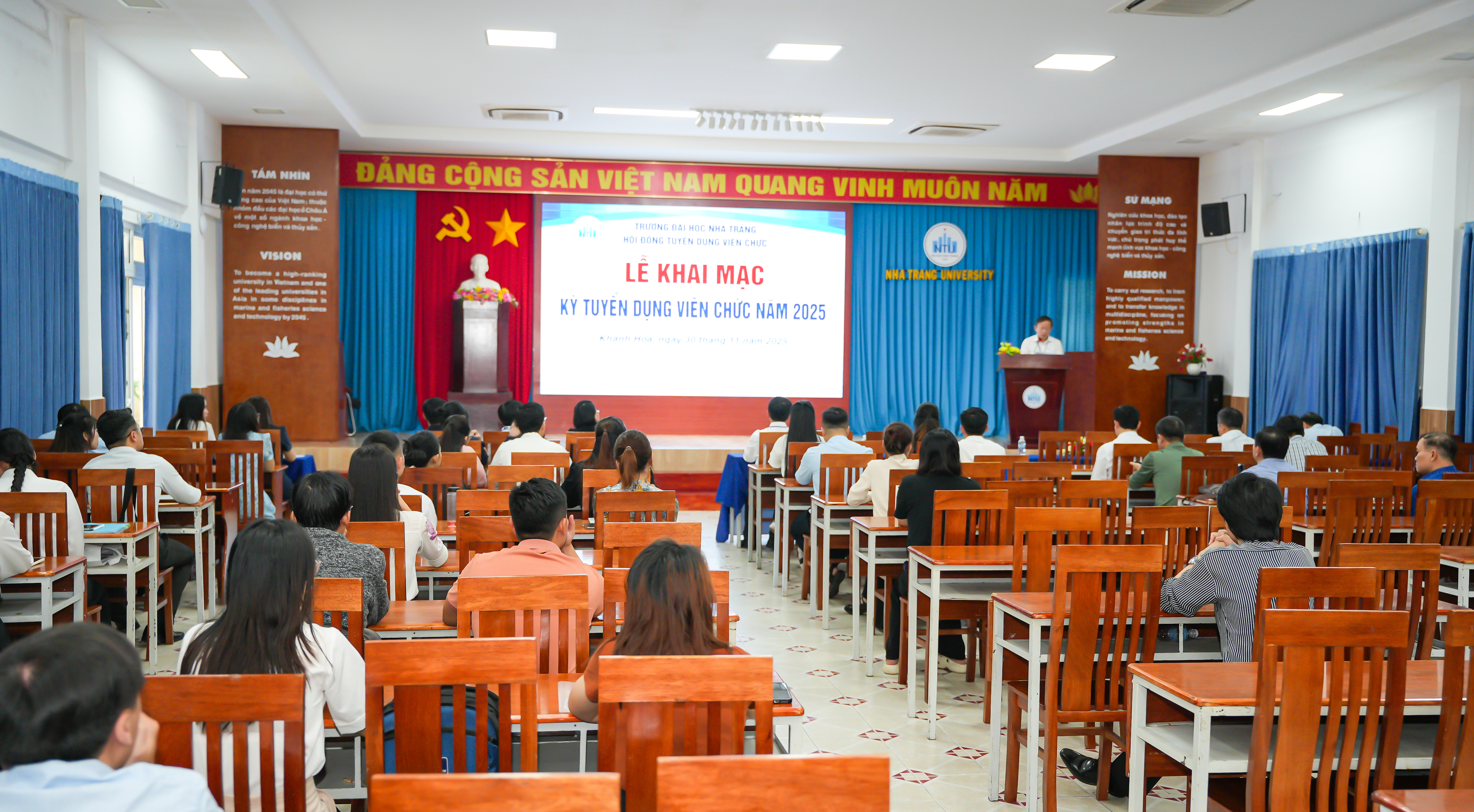 Khai mạc kỳ tuyển dụng viên chức năm 2025 tại Trường Đại học Nha Trang