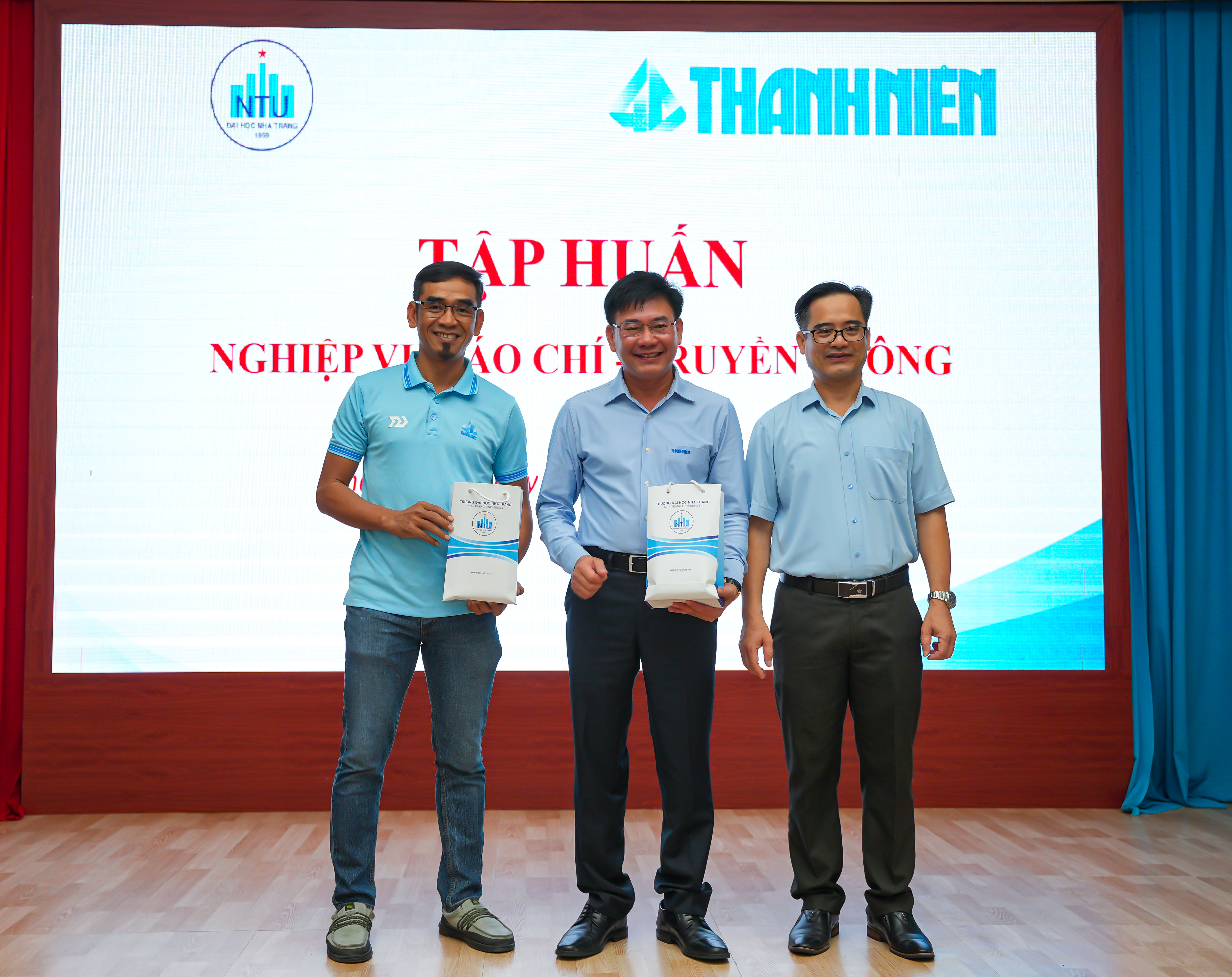 Tăng cường năng lực truyền thông số cho đội ngũ cán bộ Trường ĐH Nha Trang