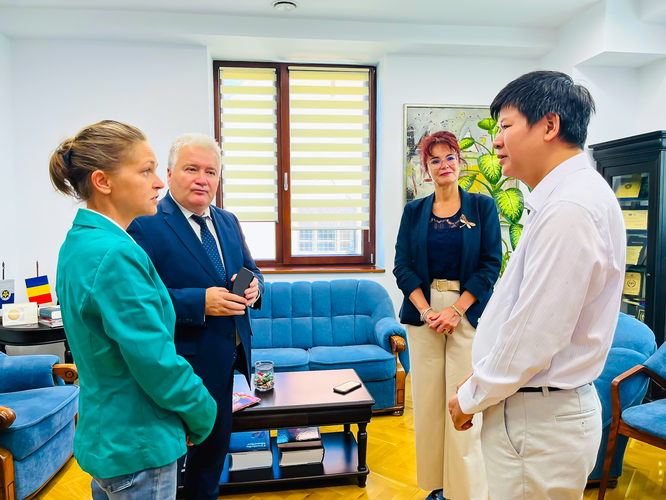 Thăm và kết nối hợp tác với Trường Đại học Oradea, Cộng hòa Romania