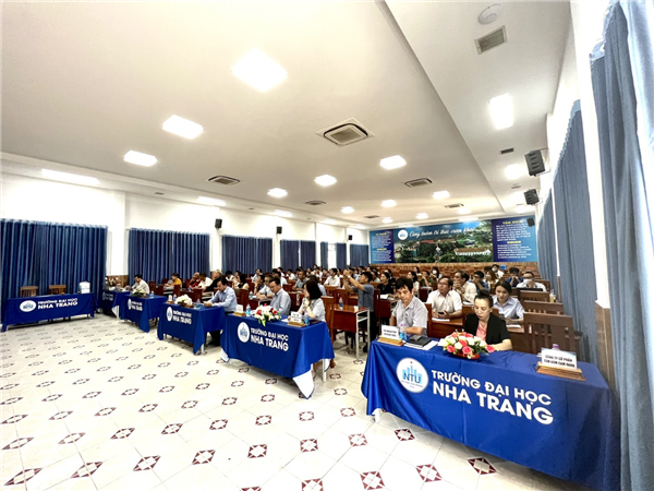 Trường ĐH Nha Trang tổ chức hội thảo Nuôi và cung cấp con giống tôm hùm 