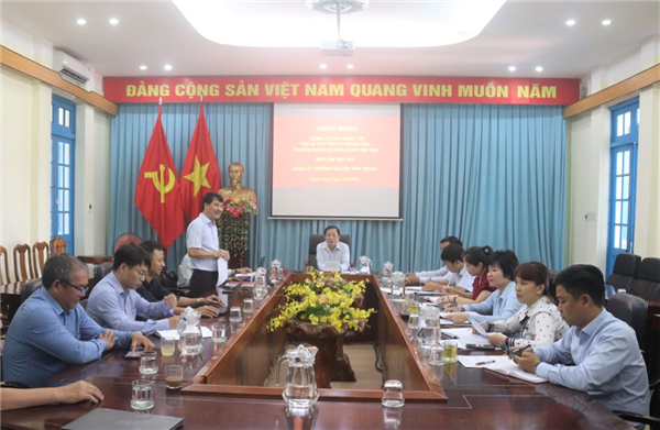 Ông Hà Quốc Trị - Phó Bí thư Tỉnh ủy Khánh Hòa làm việc với Trường ĐH Nha Trang về công tác phát triển Đảng, đoàn thể