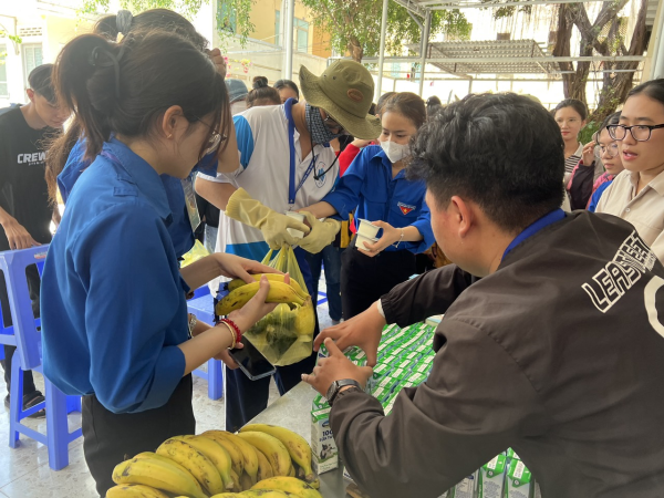 Chương trình Hỗ trợ nâng cao dinh dưỡng trong khẩu phần ăn cho sinh viên nội trú