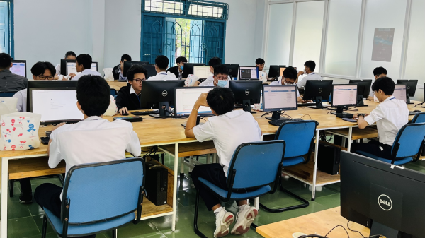 Trường Đại học Nha Trang phối hợp tổ chức Hội thi Tin học trẻ cấp tỉnh lần thứ 28