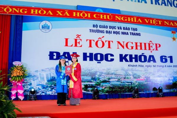 Trường ĐH Nha Trang tổ chức lễ trao bằng tốt nghiệp trình độ Đại học năm 2023
