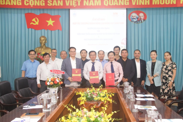 Ký kết hợp tác với Viện Phát triển doanh nghiệp và Tài năng Việt Nam & Tổ chức Phú Phong Khánh Hòa - Mentoring