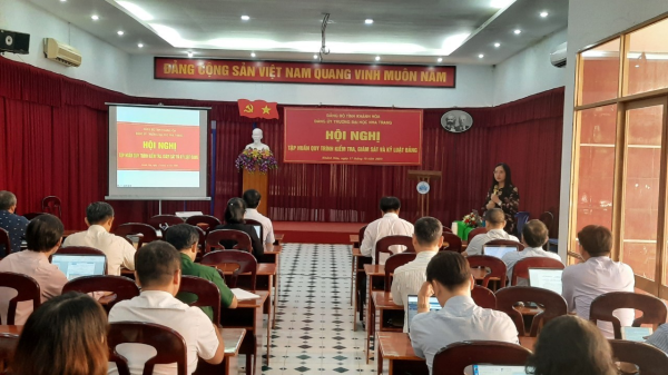 Hội nghị Tập huấn công tác kiểm tra, giám sát, thi hành kỷ luật đảng, giải quyết tố cáo của chi bộ trực thuộc Đảng ủy Trường Đại học Nha Trang
