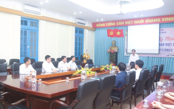 16 sinh viên Trường ĐH Nha Trang nhận học bổng khuyến học từ Chủ tịch UBND tỉnh Khánh Hòa