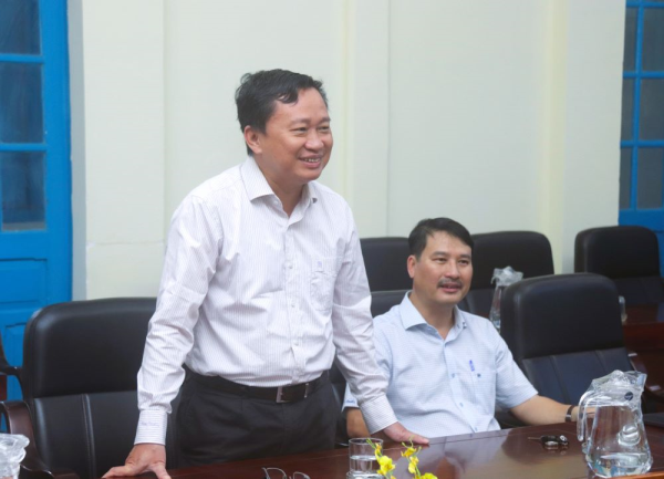 16 sinh viên Trường ĐH Nha Trang nhận học bổng khuyến học từ Chủ tịch UBND tỉnh Khánh Hòa