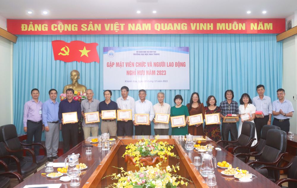 Gặp mặt viên chức và người lao động nghỉ hưu năm 2023