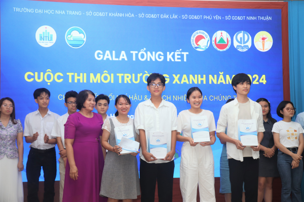 Chương trình Gala Tổng kết cuộc thi Môi trường xanh năm 2024 tại Trường Đại học Nha Trang
