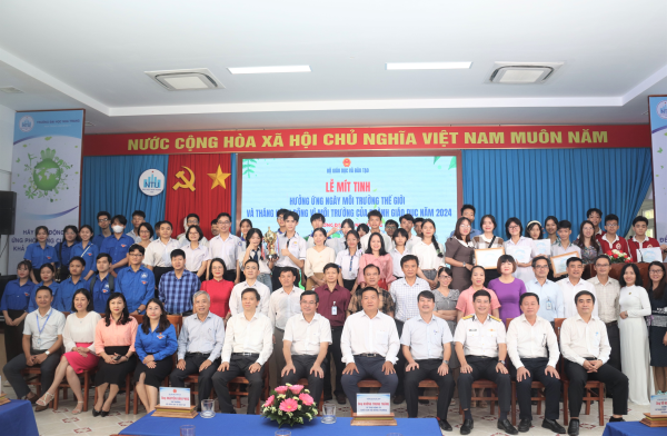 Lễ Mít tinh Hưởng ứng Ngày Môi trường Thế giới và Tháng hành động vì môi trường của ngành giáo dục năm 2024 tại Trường Đại học Nha Trang