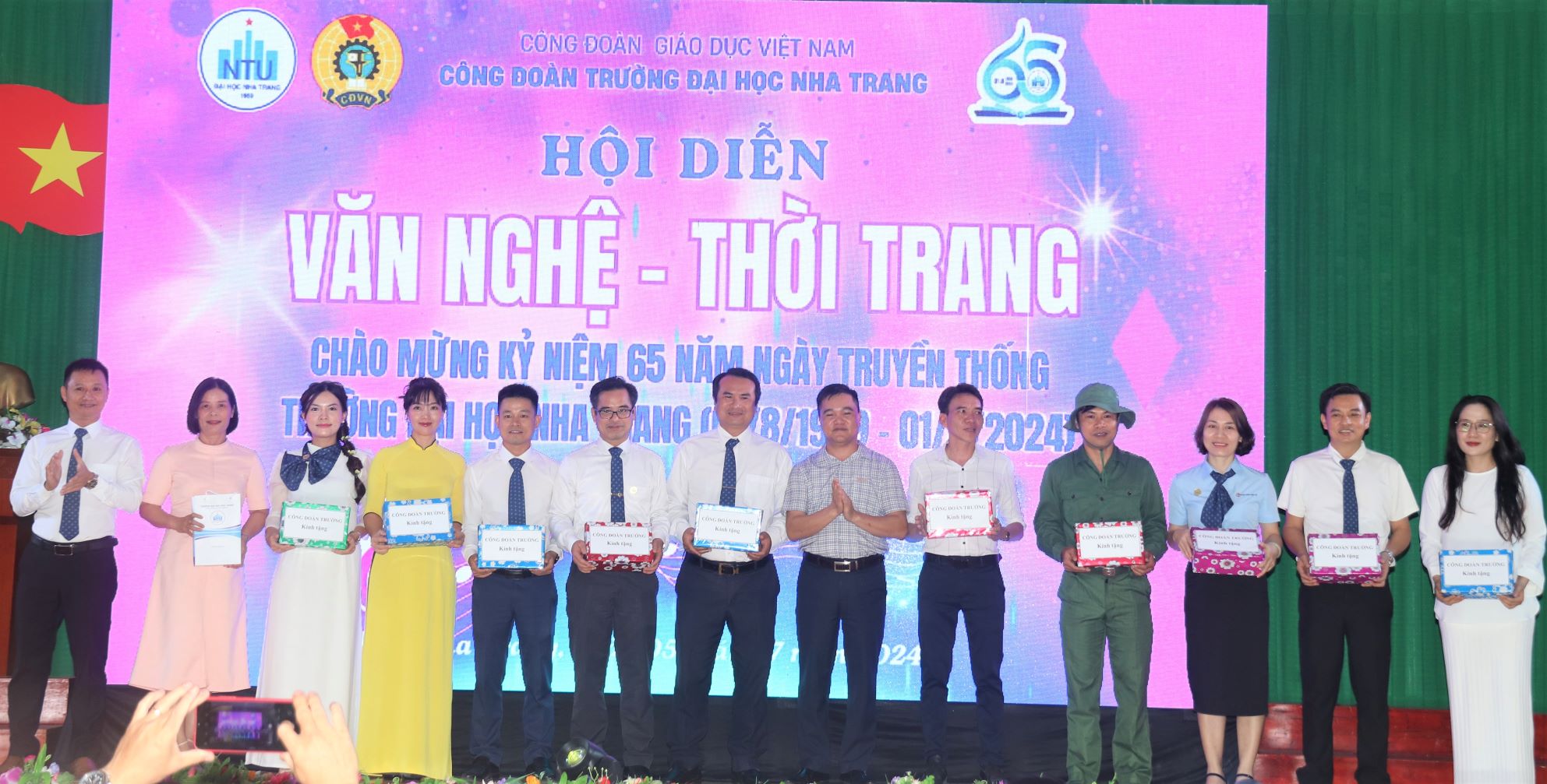 Hội diễn văn nghệ văn nghệ - thời trang Chào mừng 65 năm ngày Truyền thống Trường Đại học Nha Trang