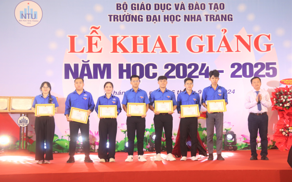 Trường Đại học Nha Trang tổ chức Lễ khai giảng năm học 2024 – 2025 và nhận giấy chứng nhận đạt chuẩn kiểm định cho 03 chương trình đào tạo