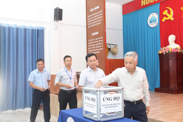 Trường Đại học Nha Trang tổ chức Lễ phát động ủng hộ đồng bào bị thiệt hại do cơn bão số 3