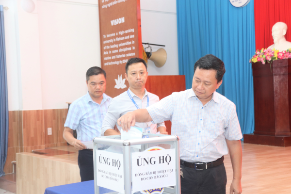 Trường Đại học Nha Trang tổ chức Lễ phát động ủng hộ đồng bào bị thiệt hại do cơn bão số 3