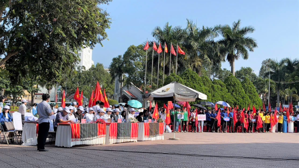 Trường Đại học Nha Trang trao tặng kinh phí, tài khoản thư viện số  và giới thiệu sản phẩm nghiên cứu khoa học tại tỉnh Đắk Lắk