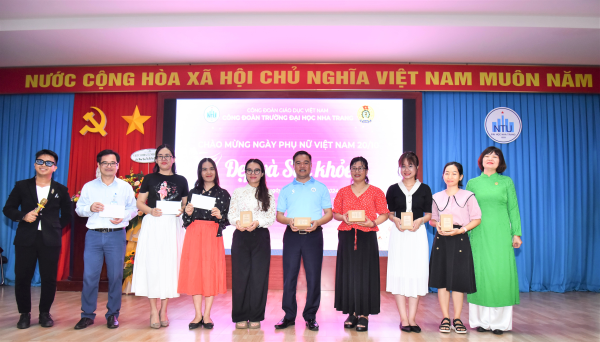 Công đoàn Trường Đại học Nha Trang tổ chức tọa đàm  chào mừng Ngày Phụ nữ Việt Nam 20/10