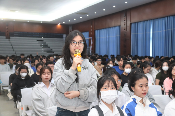 Trường Đại học Nha Trang tổ chức chuyên đề  “Hòa nhập môi trường Đại học cho tân sinh viên Khóa 66”