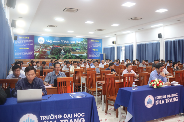 Trường Đại học Nha Trang tổ chức Hội nghị quán triệt văn bản về Đại hội Đảng bộ các cấp