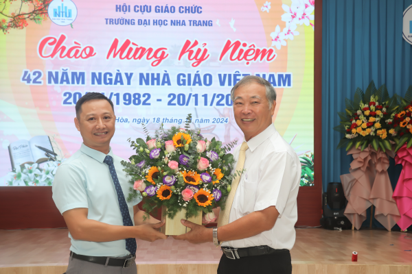 Hội Cựu giáo chức Trường Đại học Nha Trang  tổ chức họp mặt nhân Ngày Nhà giáo Việt Nam 20/11