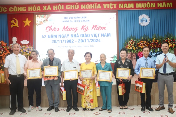 Hội Cựu giáo chức Trường Đại học Nha Trang  tổ chức họp mặt nhân Ngày Nhà giáo Việt Nam 20/11