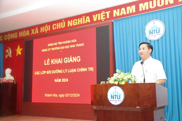 Trường Đại học Nha Trang tổ chức lớp bồi dưỡng  nhận thức về Đảng và lớp Đảng viên mới