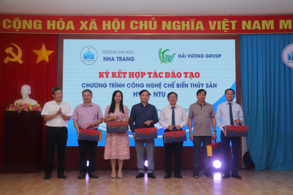 Trường Đại học Nha Trang ký kết hợp tác đào tạo  với Tập đoàn Hải Vương