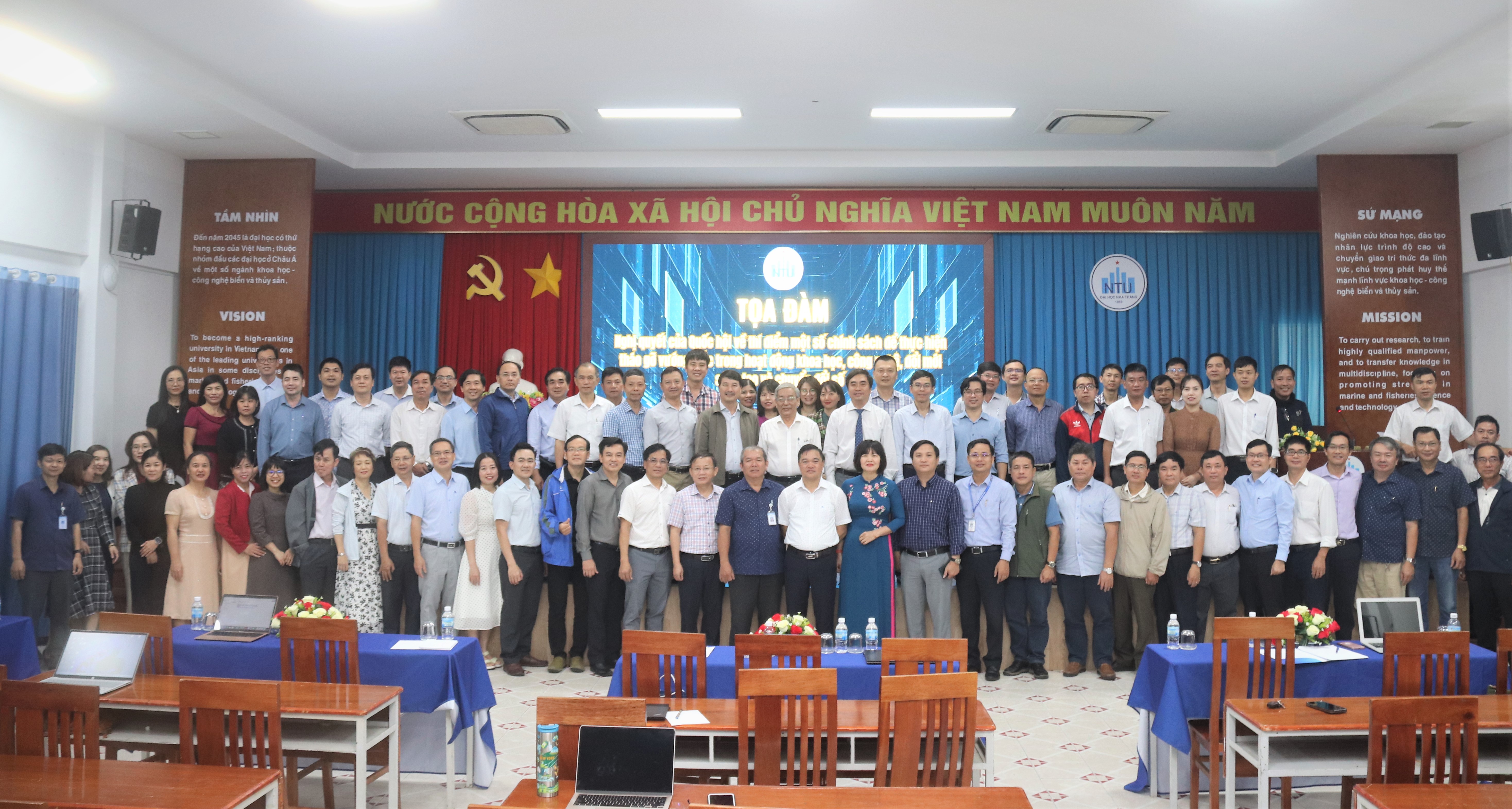 Tọa đàm khoa học tại Trường Đại học Nha Trang: Bước đột phá của Nghị quyết số 193/2025/QH15