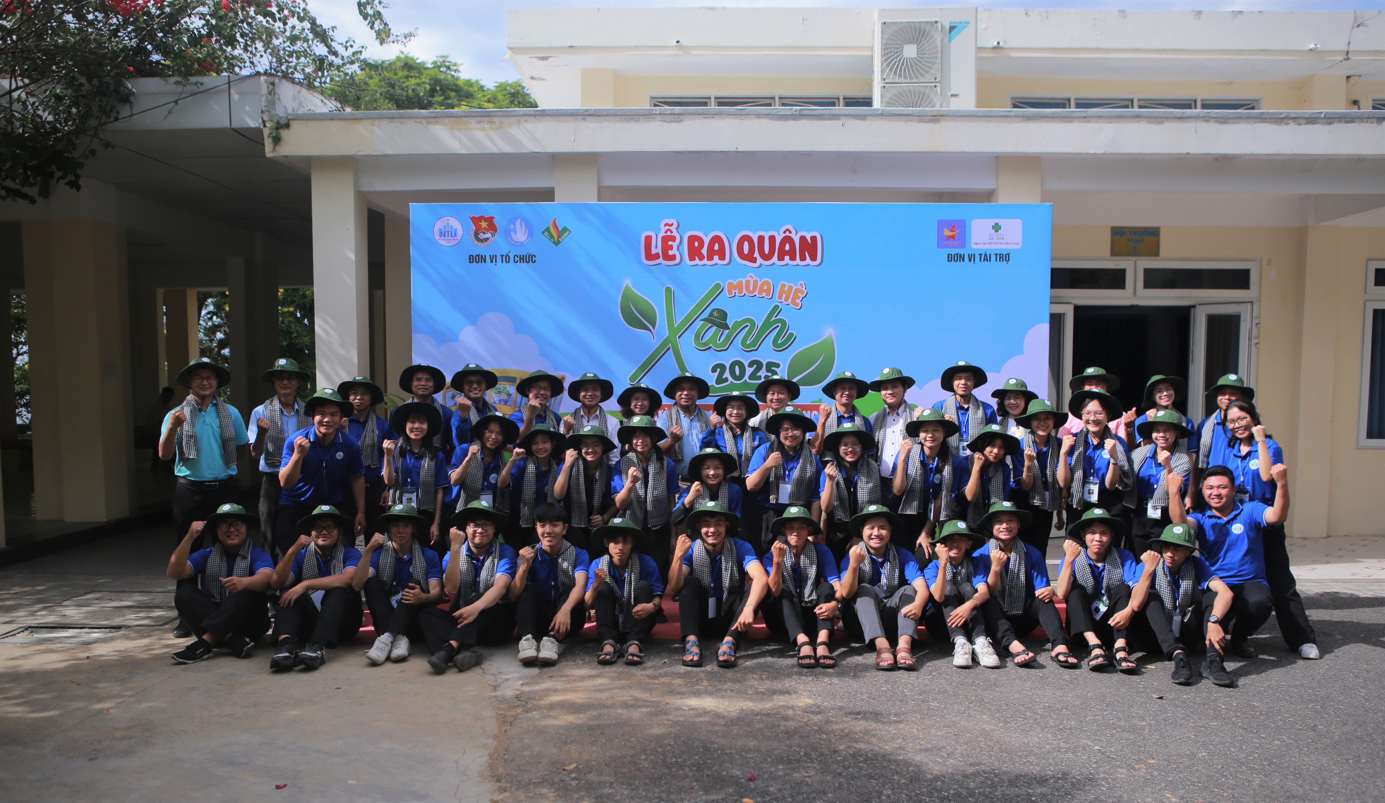 Đoàn Thanh niên Trường Đại học Nha Trang ra quân Chiến dịch "Mùa hè xanh" 2025 với nhiều hoạt động ý nghĩa