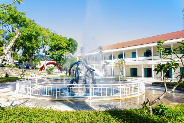 Đài phun nước Cá Heo Trường Đại học Nha Trang