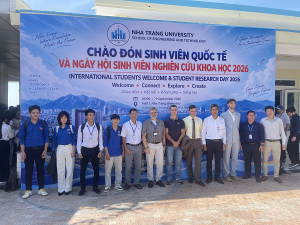 Trường Kỹ thuật và Công nghệ tổ chức Chương trình Chào đón sinh viên quốc tế và Ngày hội sinh viên nghiên cứu khoa học 2026