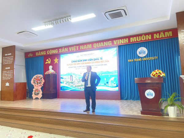 Trường Kỹ thuật và Công nghệ tổ chức Chương trình Chào đón sinh viên quốc tế và Ngày hội sinh viên nghiên cứu khoa học 2026